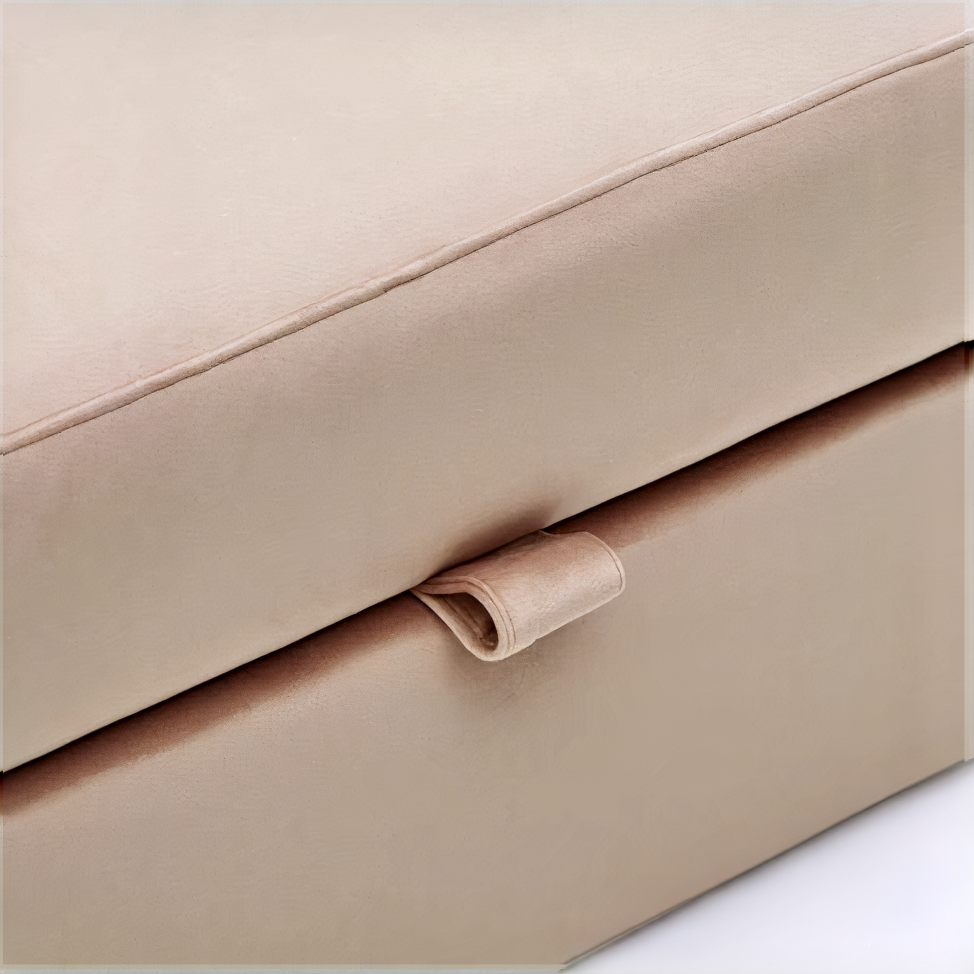 STRATUS STORAGE FOOTSTOOL DHF Furnishing